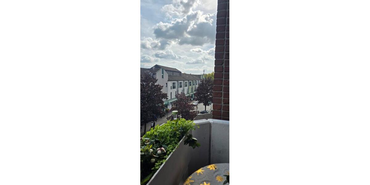 Etagenwohnung Duisburg Hamborn - 6 Zimmer, 140 m&sup2;, 1.250&euro; | Angebot:27551003