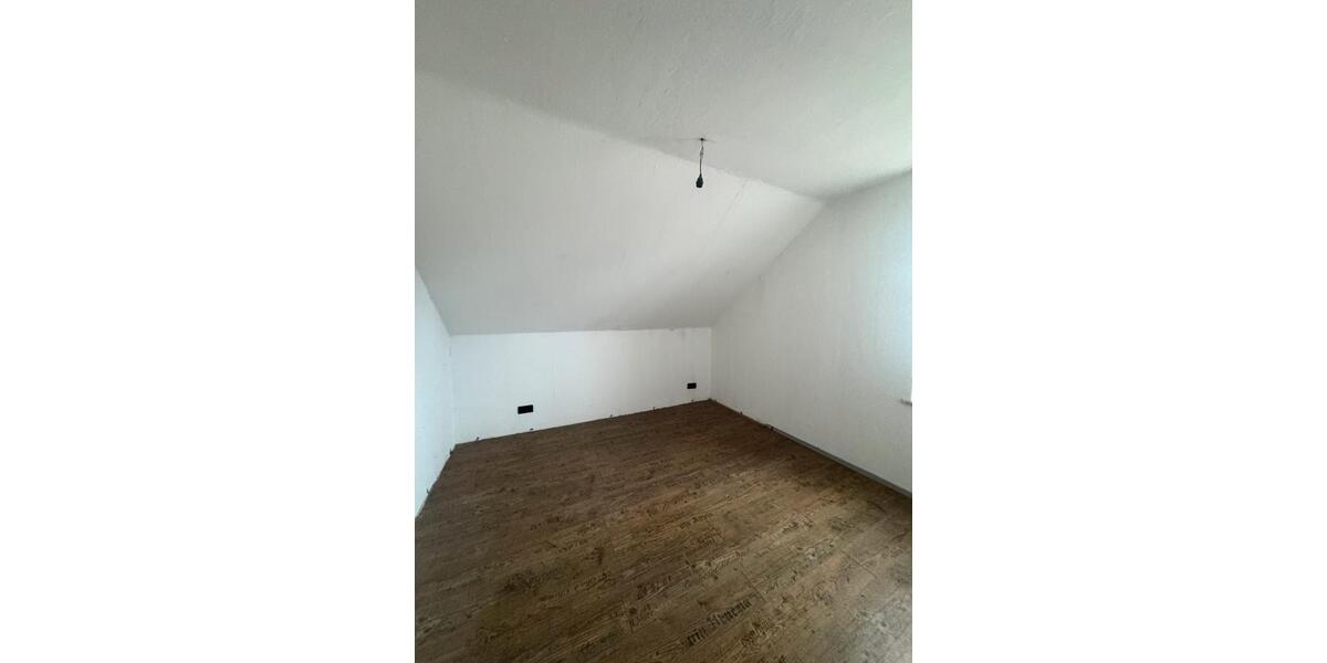 Etagenwohnung Duisburg Hamborn - 1 Zimmer, 75 m&sup2;, 850&euro; | Angebot:25261439