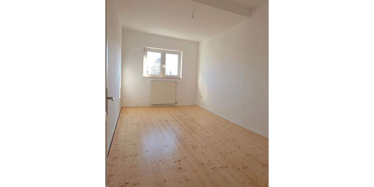 Etagenwohnung Wuppertal Ronsdorf - 3 Zimmer, 95 m&sup2;, 700&euro; | Angebot:25898726