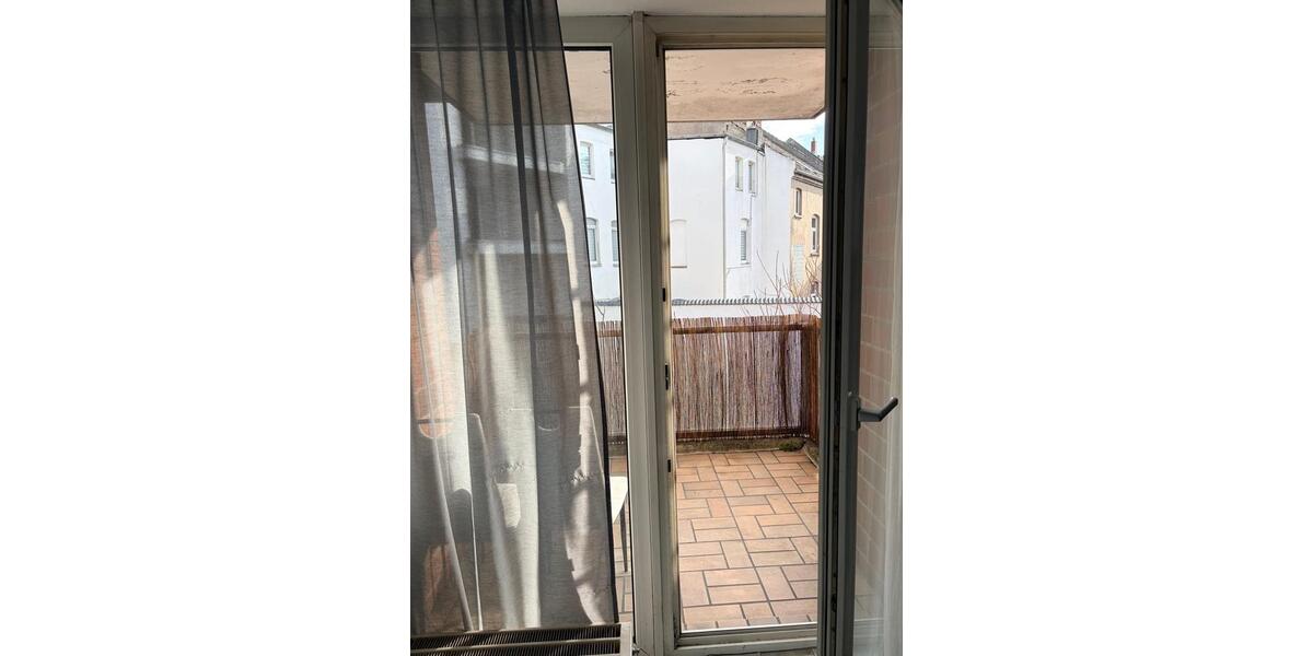 Etagenwohnung Düsseldorf Heerdt - 2 Zimmer, 50 m&sup2;, 4.000&euro; | Angebot:25921599