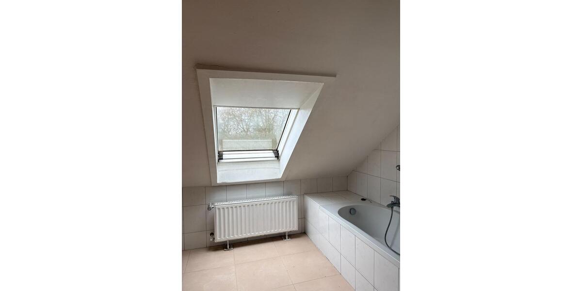 Dachgeschoßwohnung Gelsenkirchen Gelsenkirchen-Mitte - 2 Zimmer, 50 m&sup2;, 435&euro; | Angebot:25859720