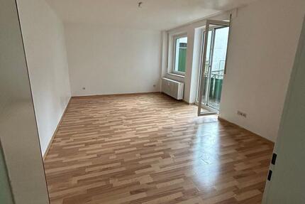 Wohnung Gelsenkirchen Gelsenkirchen-Mitte - 2 Zimmer, 67 m&sup2;, 700&euro; | Angebot:25981110
