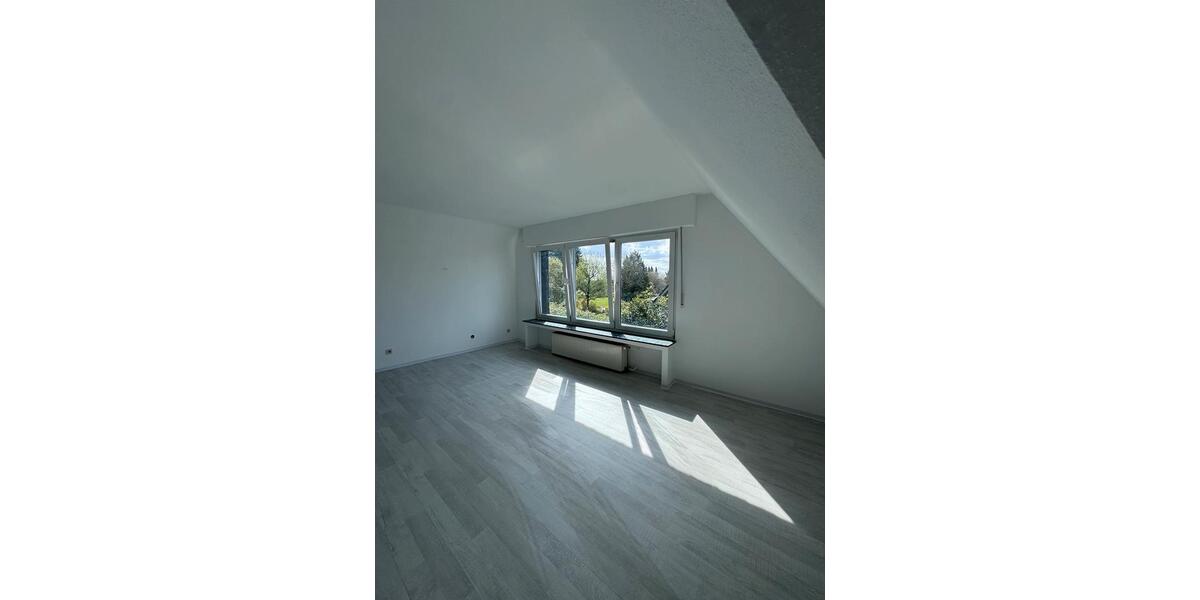 Etagenwohnung Burscheid - 4 Zimmer, 125 m&sup2;, 1.450&euro; | Angebot:25961222