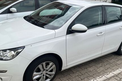 Peugeot 308 141.000 km 6.200 &euro; Neuss 41469