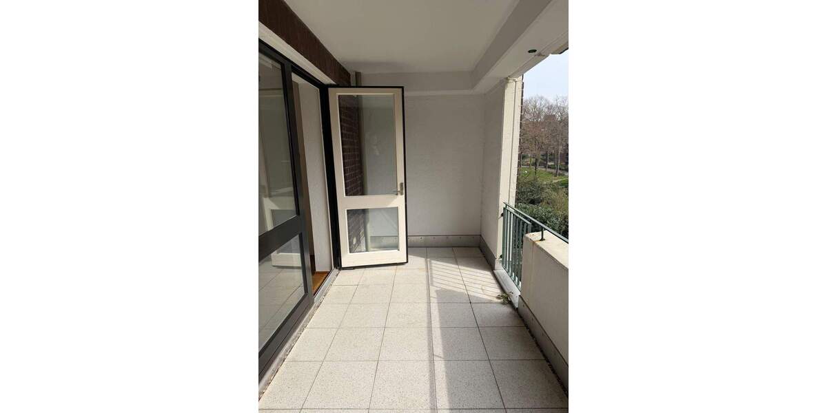 Etagenwohnung Düsseldorf Düsseltal - 2 Zimmer, 74 m&sup2;, 875&euro; | Angebot:25999587