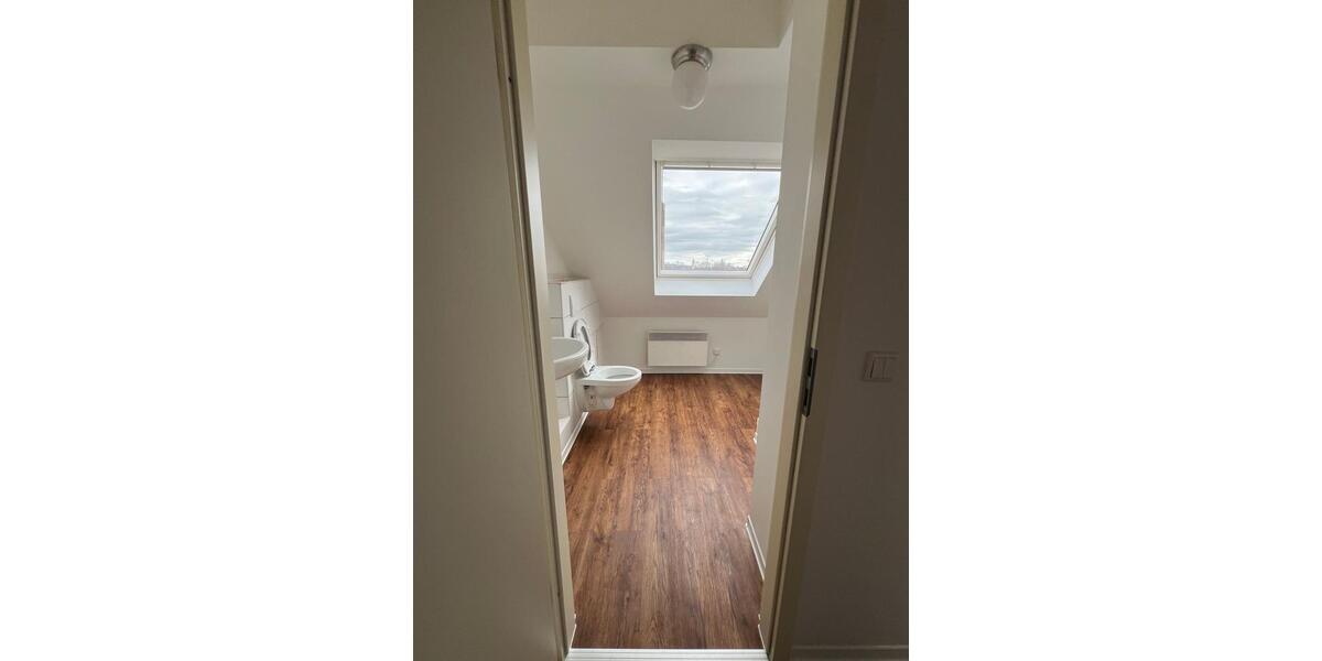 Dachgeschoßwohnung Düsseldorf Stadtbezirk 6 - 1.5 Zimmer, 49 m&sup2;, 750&euro; | Angebot:24930536