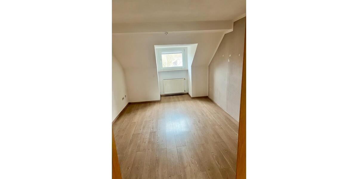 Dachgeschoßwohnung Wuppertal Gemarkung Vohwinkel - 2 Zimmer, 52 m&sup2;, 380&euro; | Angebot:25805569
