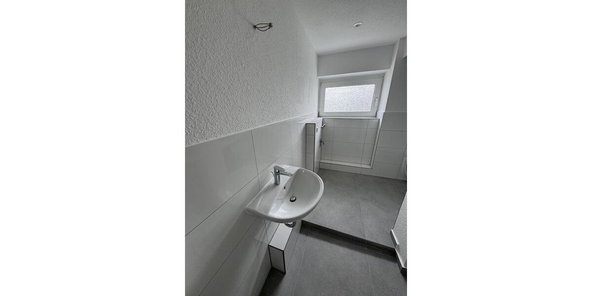 Erdgeschoßwohnung Duisburg Hochheide - 2.5 Zimmer, 80 m&sup2;, 880&euro; | Angebot:25894572