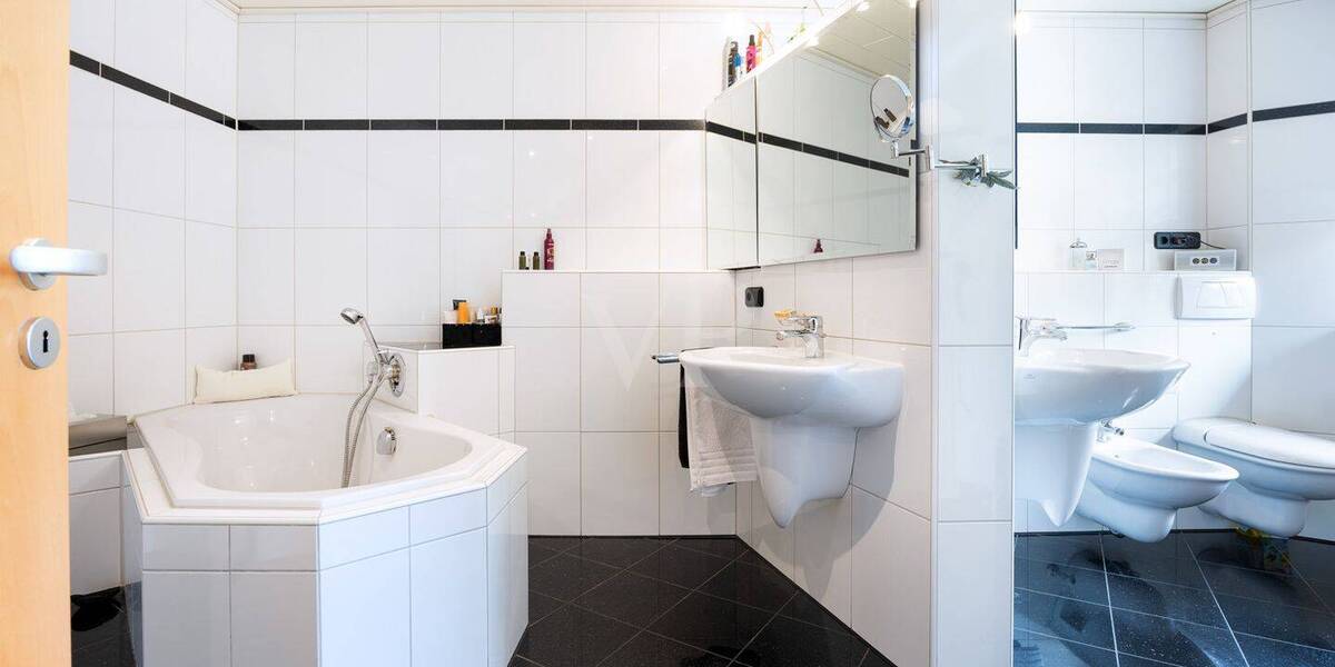 Doppelhaushälfte Velbert Mitte - 5 Zimmer, 196 m&sup2;, 598.000&euro; | Angebot:25679811