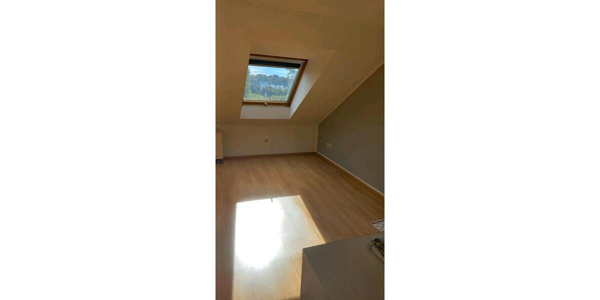 Dachgeschoßwohnung Solingen Höhscheid - 1 Zimmer, 36 m&sup2;, 425&euro; | Angebot:27543470