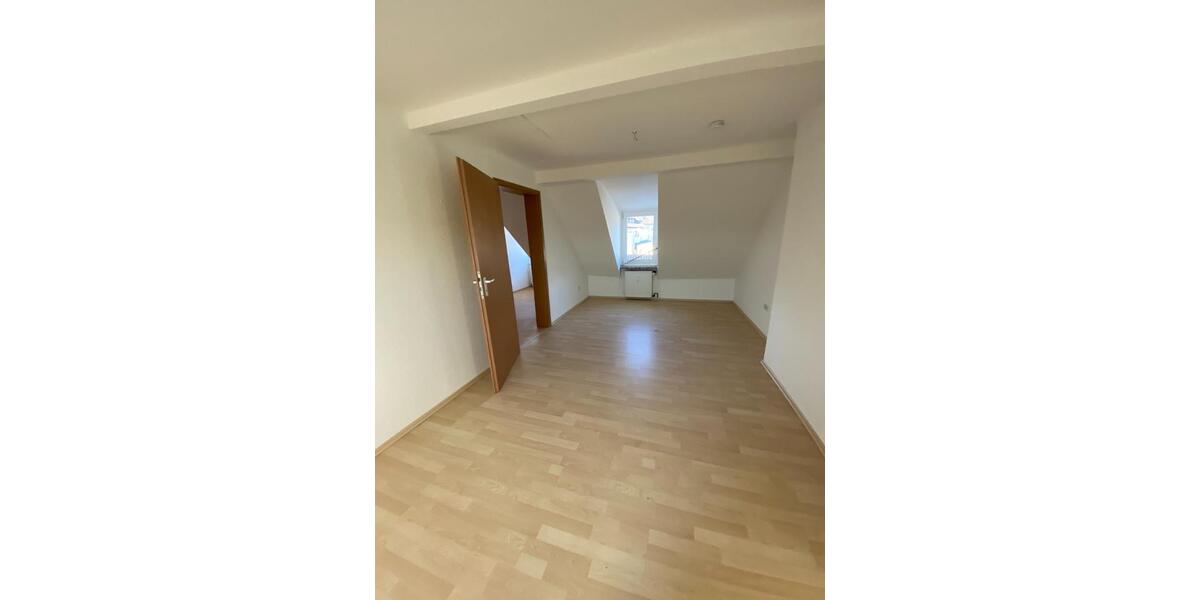 Dachgeschoßwohnung Oberhausen Osterfeld - 2.5 Zimmer, 67 m&sup2;, 395&euro; | Angebot:25439698