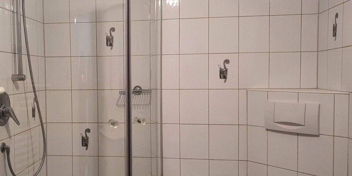 Etagenwohnung Duisburg Rahm - 4 Zimmer, 130 m&sup2;, 1.800&euro; | Angebot:25854102