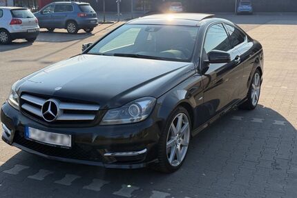 Mercedes-Benz C 250 148.000 km 15.999 &euro; Essen 45141