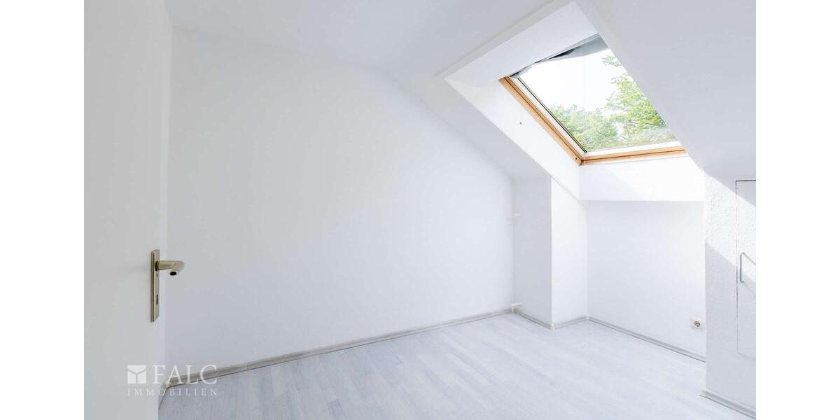 Dachgeschoßwohnung Essen Stadtbezirk II - 2.5 Zimmer, 51 m&sup2;, 510&euro; | Angebot:24676783