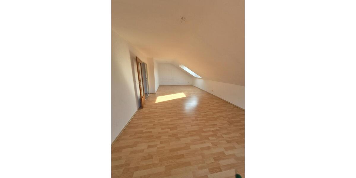 Dachgeschoßwohnung Duisburg Rheinhausen - 2 Zimmer, 64 m&sup2;, 450&euro; | Angebot:27585770