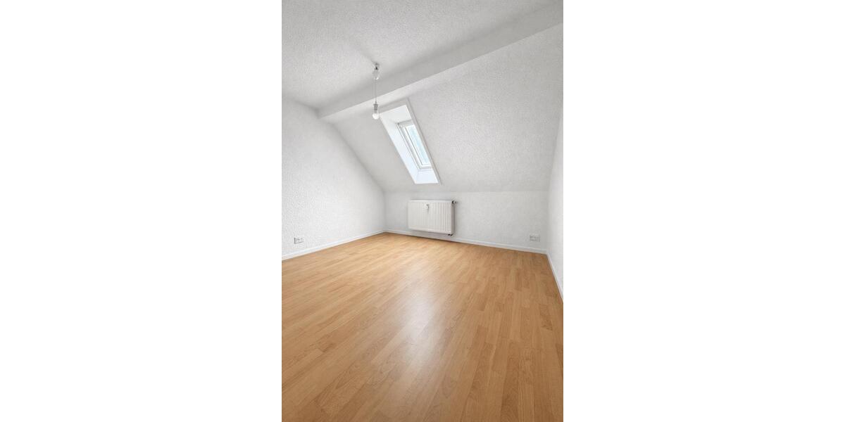 Dachgeschoßwohnung Solingen - 2 Zimmer, 36 m&sup2;, 390&euro; | Angebot:26001652