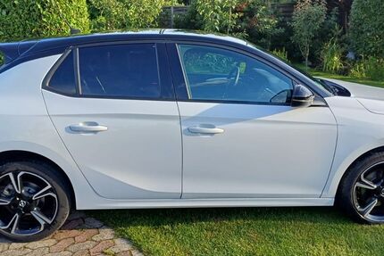 Opel Corsa 87.000 km 13.700 &euro; Düsseldorf 40231