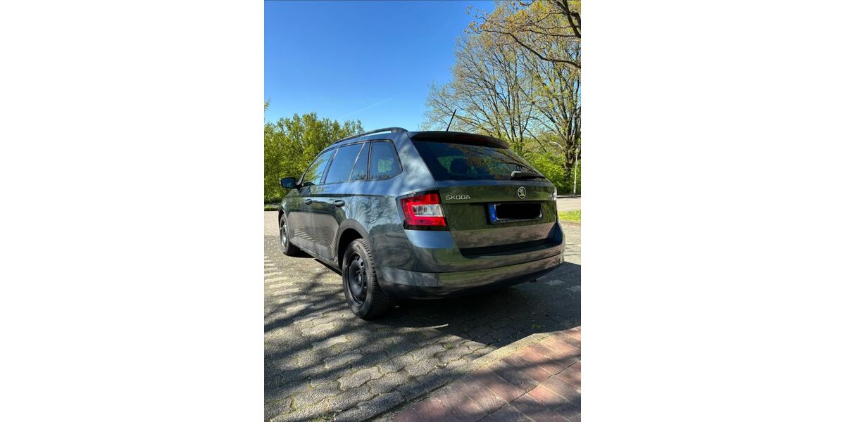 Skoda Fabia 94.697 km 9.990 &euro; Solingen 42653