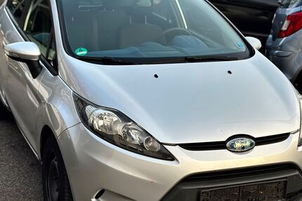 Ford Fiesta 225.000 km 2.490 &euro; Essen 45145