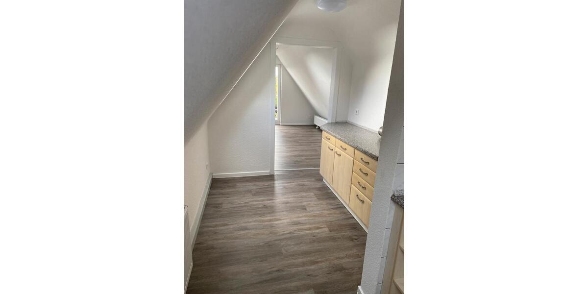 Dachgeschoßwohnung Langenfeld (Rheinland) - 2 Zimmer, 42 m&sup2;, 800&euro; | Angebot:25160331