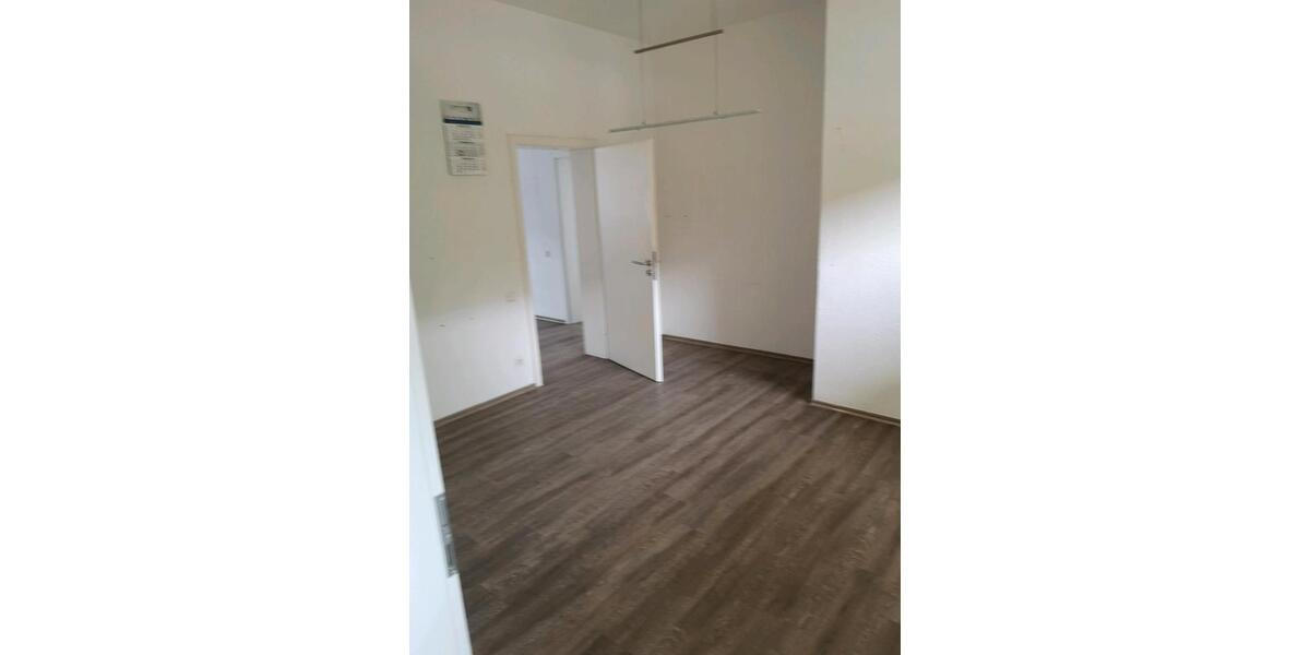 Erdgeschoßwohnung Duisburg Großenbaum - 7 Zimmer, 166 m&sup2;, 2.490&euro; | Angebot:27585791