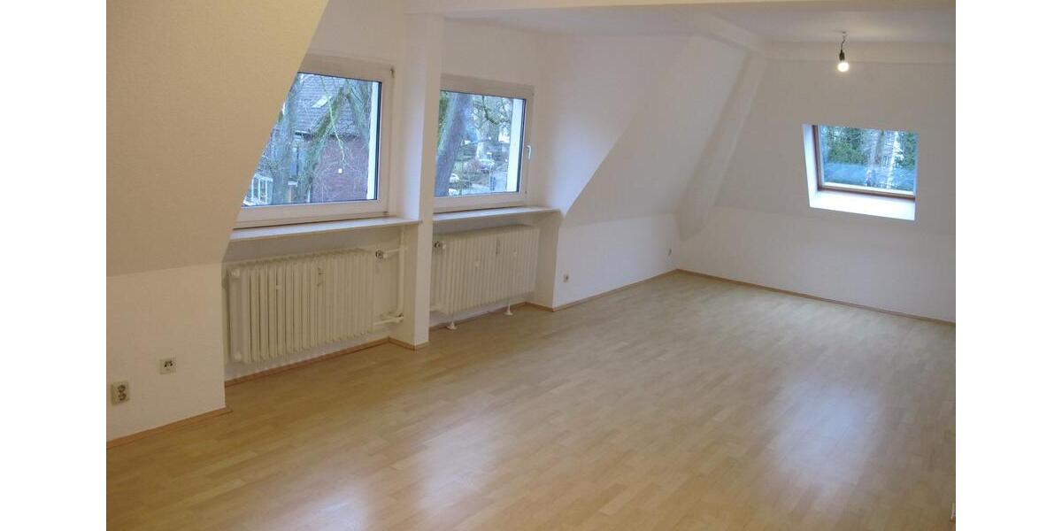 Dachgeschoßwohnung Gelsenkirchen - 3.5 Zimmer, 89 m&sup2;, 801&euro; | Angebot:25309686