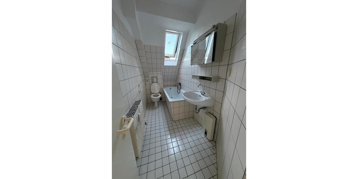 Dachgeschoßwohnung Essen Südviertel - 2.5 Zimmer, 50 m&sup2;, 750&euro; | Angebot:27567588