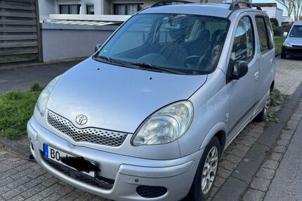 Toyota Yaris 188.000 km 2.299 &euro; Bochum 44805