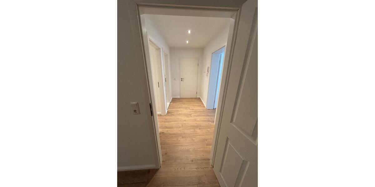 Erdgeschoßwohnung Wuppertal Arrenberg - 2 Zimmer, 68 m&sup2;, 715&euro; | Angebot:25887574