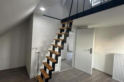 Haus Duisburg Rheinhausen - 5 Zimmer, 180 m&sup2;, 1.600&euro; | Angebot:25988678