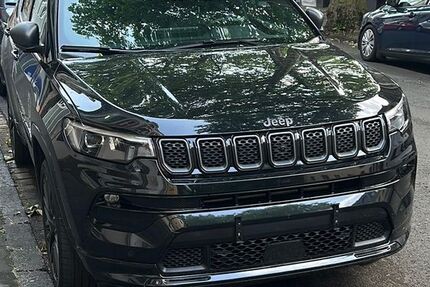 Jeep Compass 53.000 km 22.900 &euro; Duisburg 47166