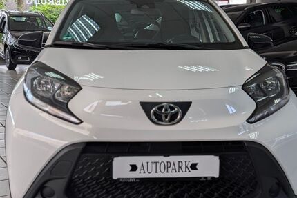 Toyota Aygo (X) 56.200 km 12.999 &euro; Hilden 40721