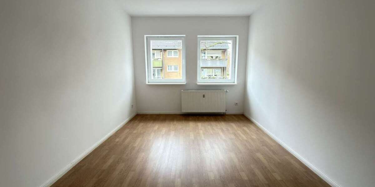 Exklusives Investment: Kernsaniertes Mehrfamilienhaus mit Balkon und Terrasse - Mehrfamilienhaus, Wohnhaus Gelsenkirchen Gelsenkirchen-West | Angebot:25751689