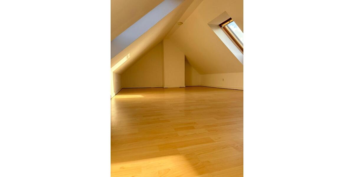 Dachgeschoßwohnung Gelsenkirchen Gelsenkirchen-Nord - 3 Zimmer, 58 m&sup2;, 82.000&euro; | Angebot:25886651