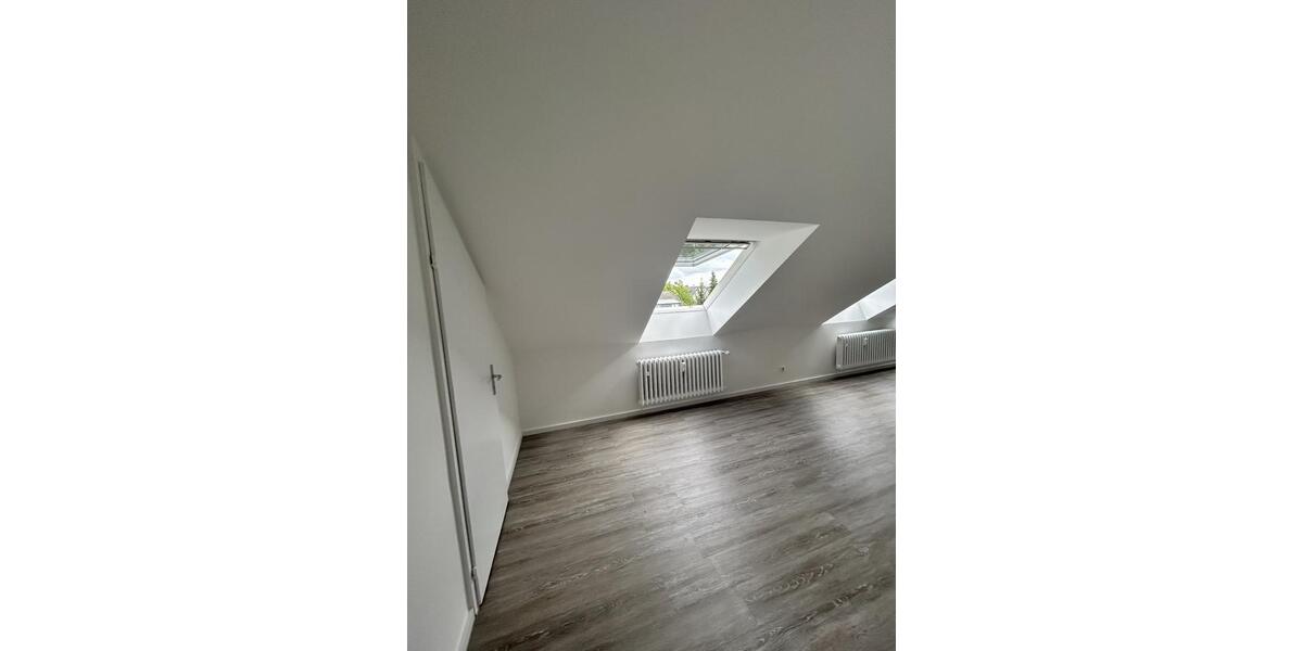 Dachgeschoßwohnung Ratingen - 2 Zimmer, 70 m&sup2;, 840&euro; | Angebot:27537349