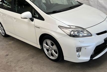 Toyota Prius 124.000 km 11.480 &euro; Düsseldorf 40589