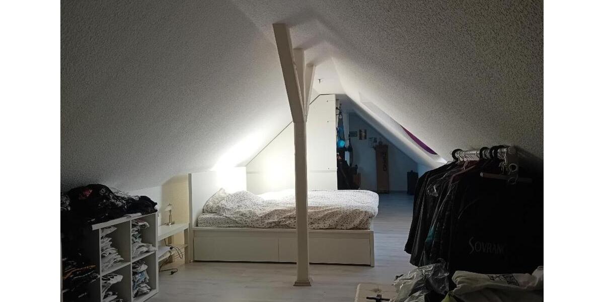 Dachgeschoßwohnung Oberhausen - 4 Zimmer, 110 m&sup2;, 189.999&euro; | Angebot:24979111