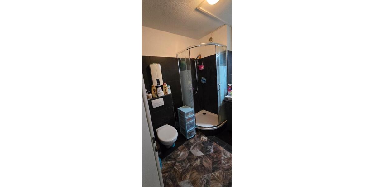 Etagenwohnung Duisburg Hamborn - 6 Zimmer, 140 m&sup2;, 1.250&euro; | Angebot:27551003