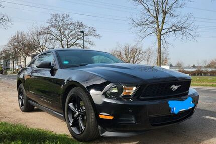 Ford Mustang 101.000 km 14.200 &euro; Düsseldorf 40221