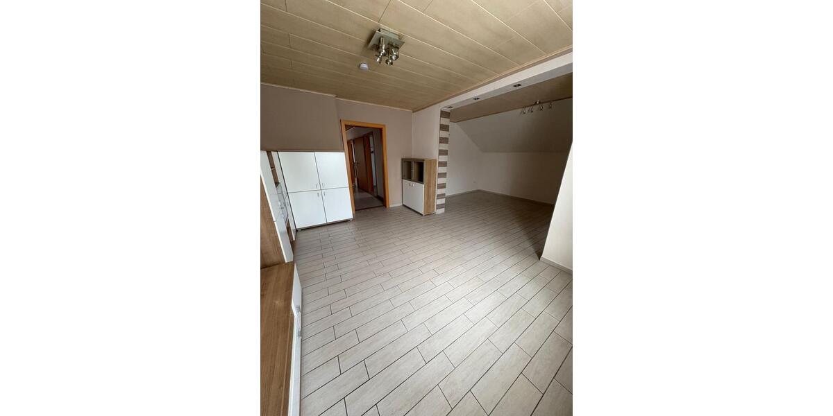Dachgeschoßwohnung Hagen Hagen-Nord - 5 Zimmer, 120 m&sup2;, 850&euro; | Angebot:25146288