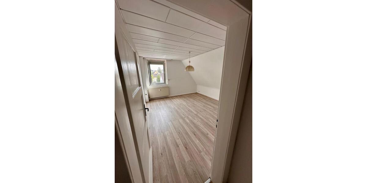 Dachgeschoßwohnung Solingen Ohligs - 3 Zimmer, 60 m&sup2;, 650&euro; | Angebot:27583768