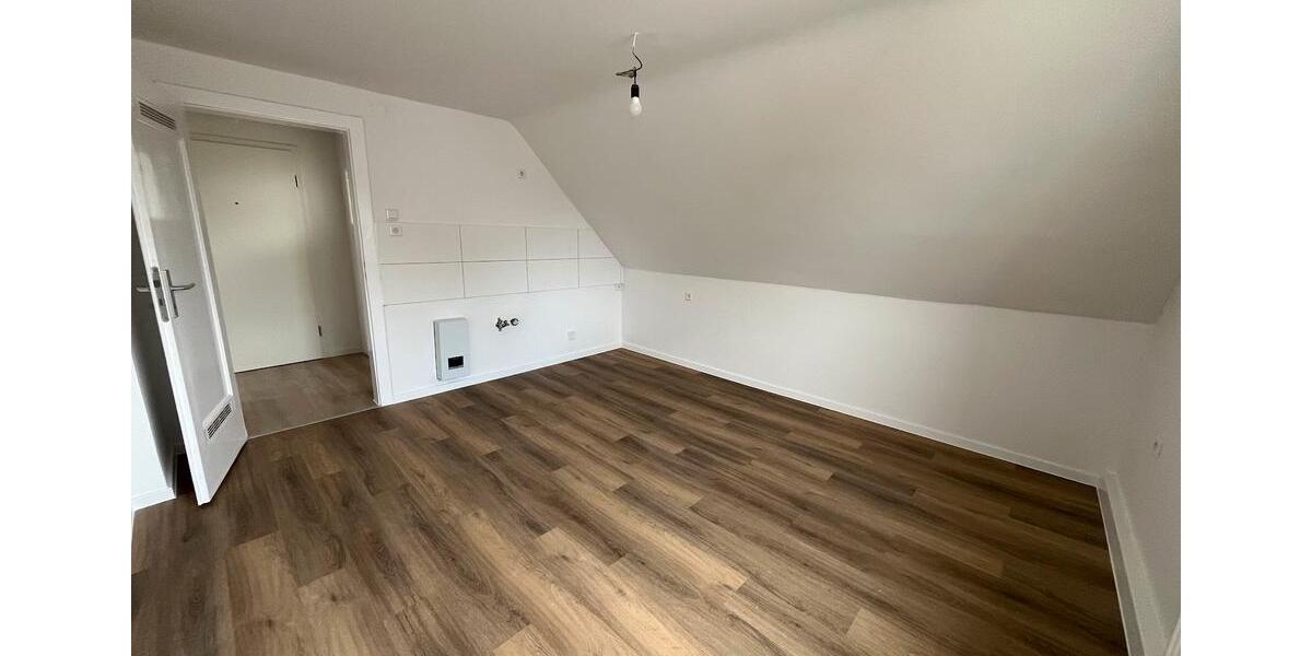 Dachgeschoßwohnung Remscheid Lüttringhausen - 2 Zimmer, 47 m&sup2;, 399&euro; | Angebot:25893226