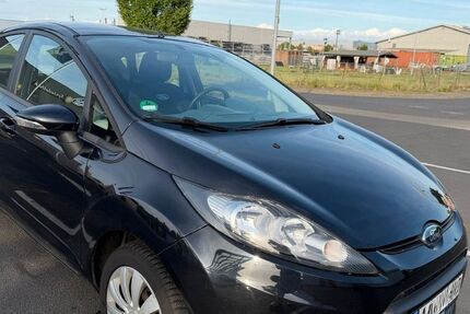 Ford Fiesta 210.000 km 3.200 &euro; Düsseldorf 40627