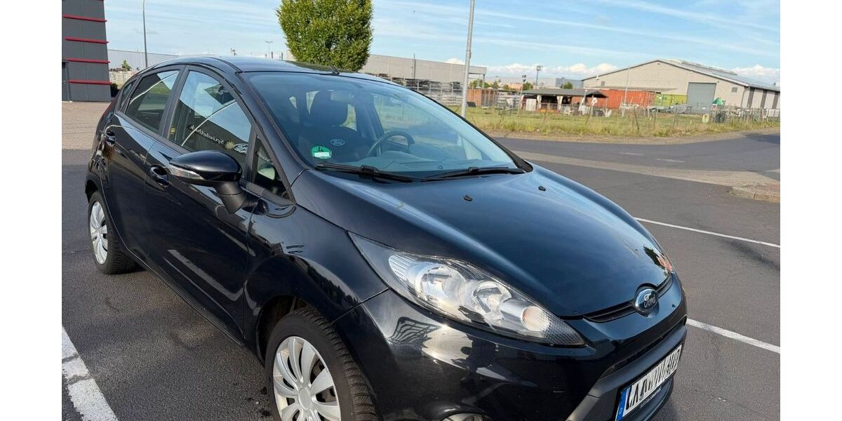 Ford Fiesta 210.000 km 3.200 &euro; Düsseldorf 40627