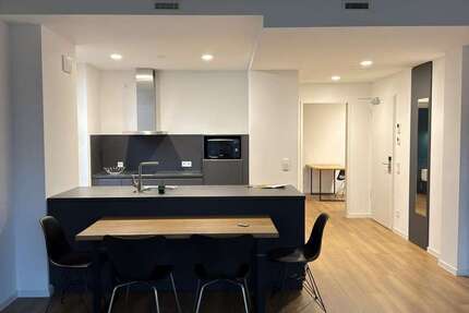 Wohnung Düsseldorf Heerdt - 2 Zimmer, 80 m&sup2;, 1.700&euro; | Angebot:25340208