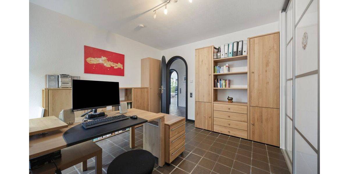 Großzügiges Einfamilienhaus mit einer Einheit für ein stilles Gewerbe - Einfamilienhaus Radevormwald Innenstadt | Angebot:26894787