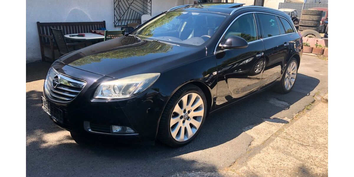Opel Insignia 123.768 km 2.690 &euro; Düsseldorf 40231