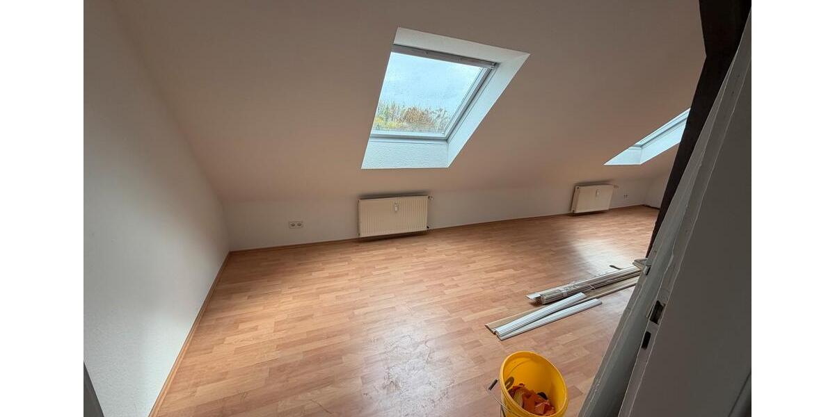 Dachgeschoßwohnung Bochum Höntrop - 3 Zimmer, 80 m&sup2;, 700&euro; | Angebot:25944881
