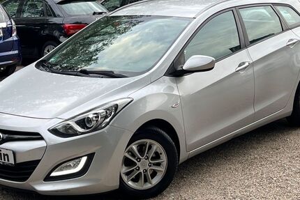 Hyundai i30 215.805 km 4.250 &euro; Duisburg 47137