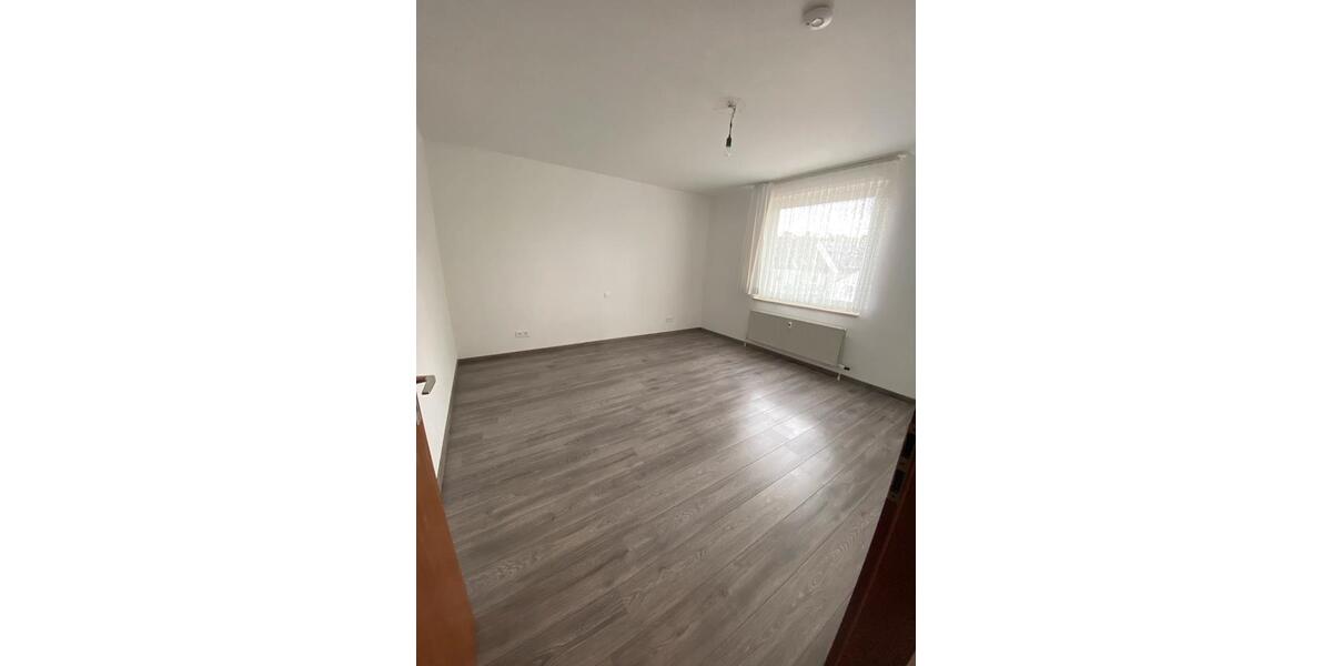 Etagenwohnung Wuppertal - 2 Zimmer, 72 m&sup2;, 800&euro; | Angebot:27544330